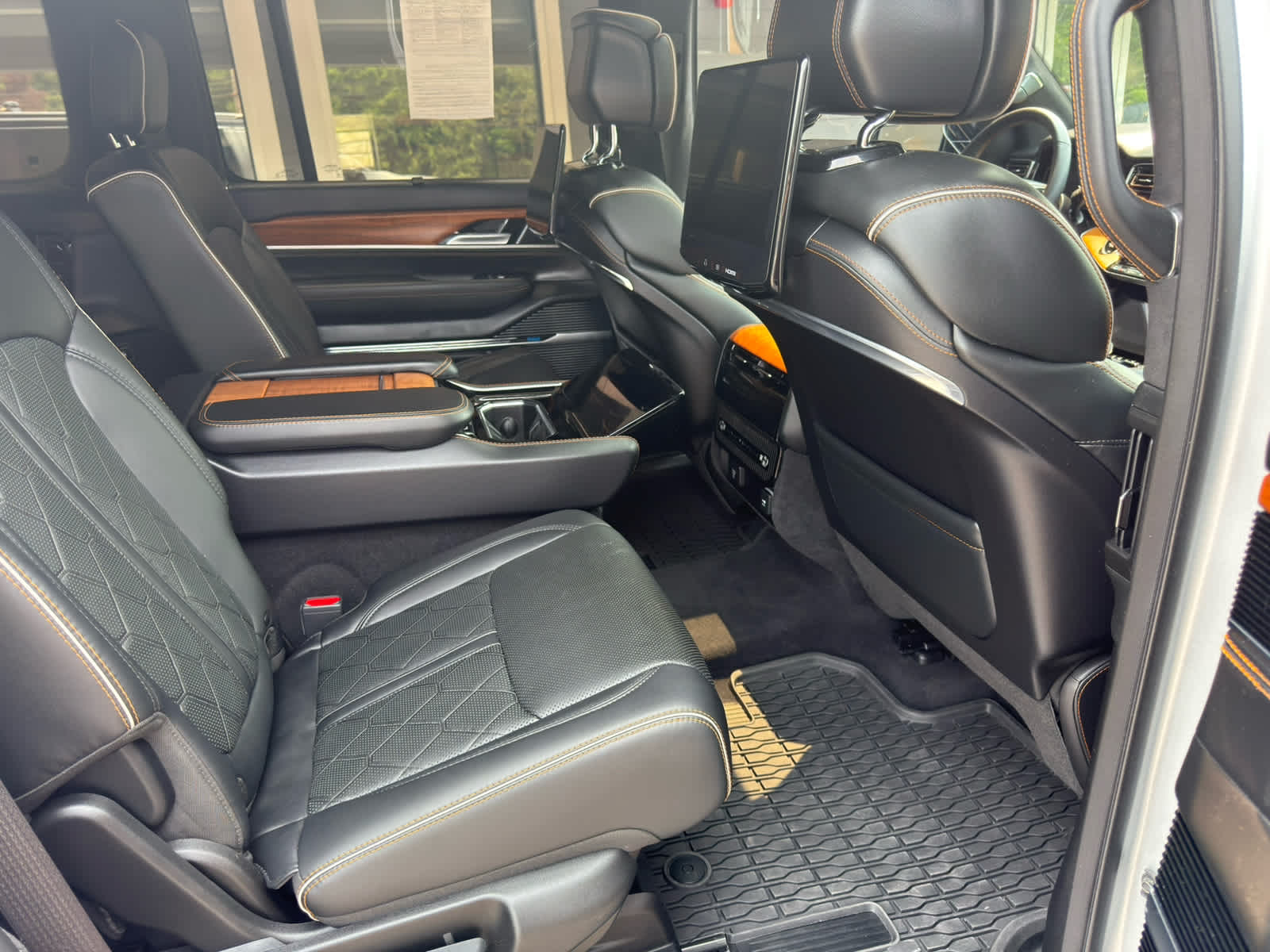 2023 Jeep Grand Wagoneer L Series III