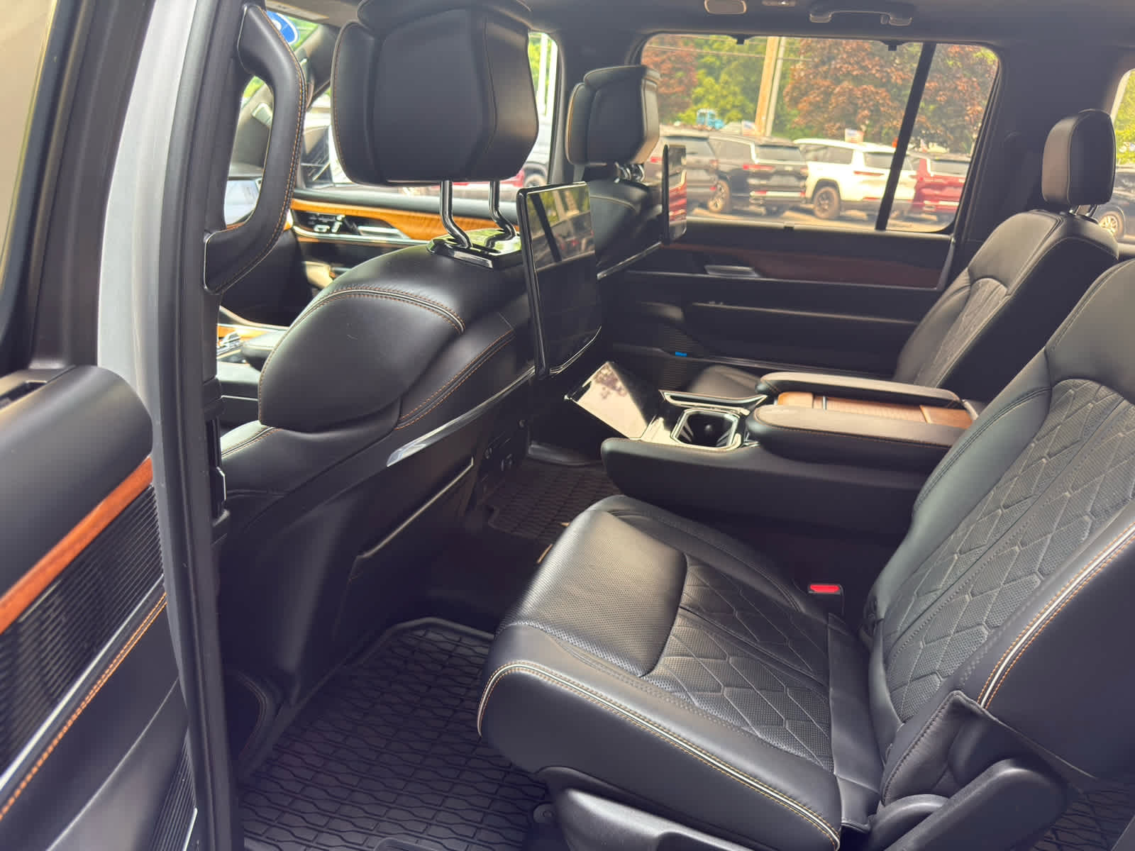 2023 Jeep Grand Wagoneer L Series III