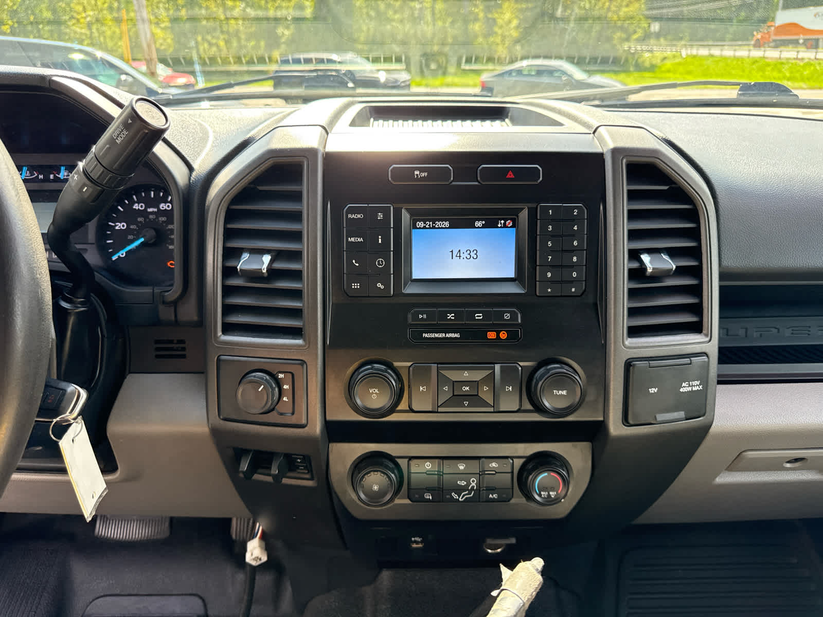 2022 Ford Super Duty F-350 DRW Chassis Cab XL