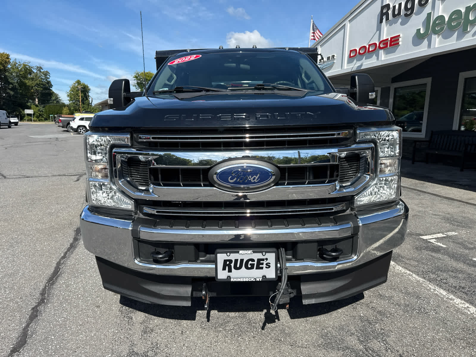 2022 Ford Super Duty F-350 DRW Chassis Cab XL