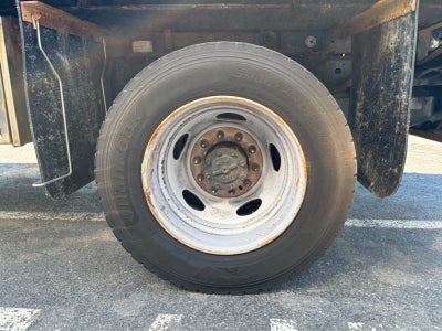 2023 Ford Super Duty F-600 DRW XL