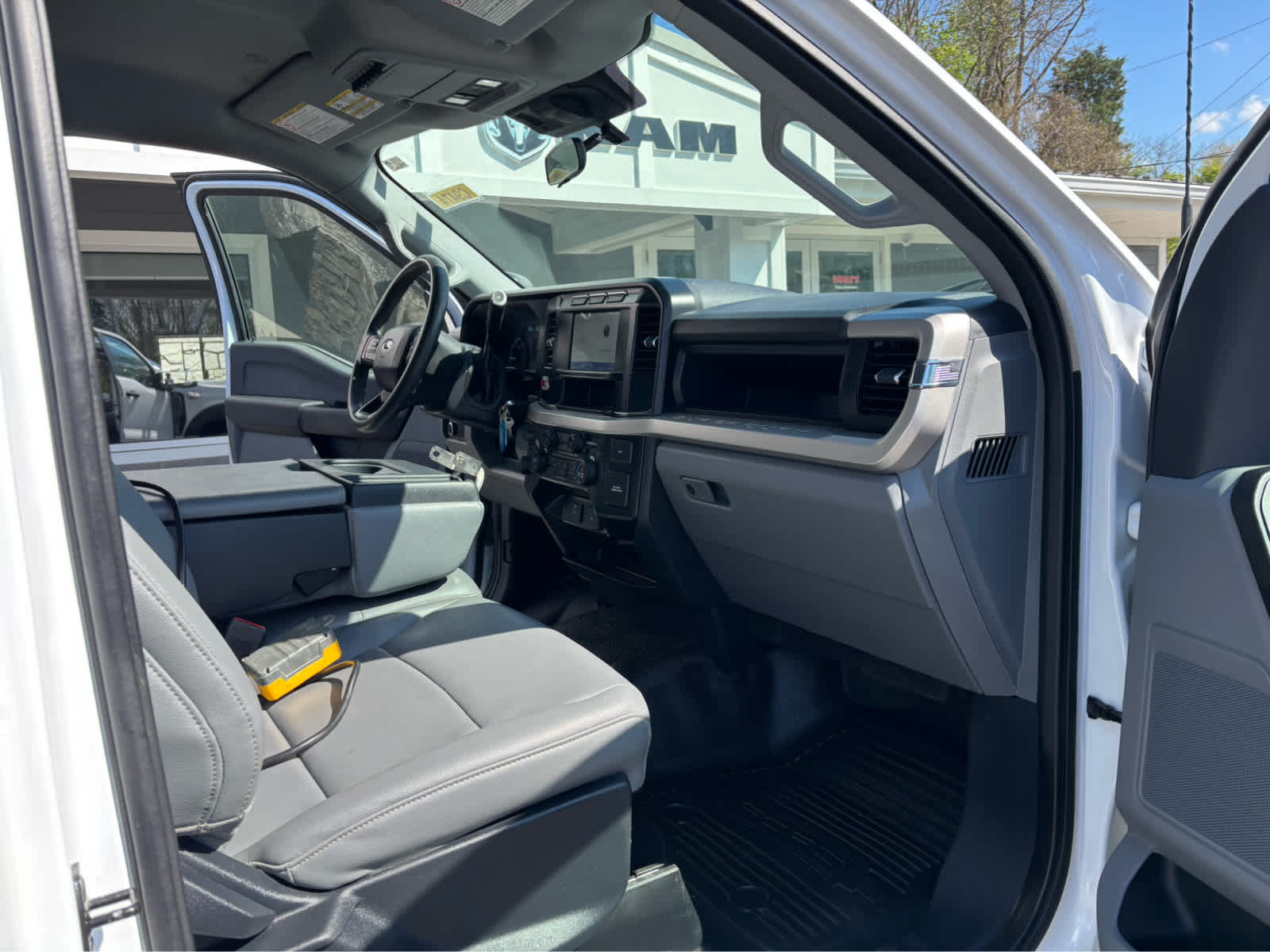 2023 Ford Super Duty F-600 DRW XL