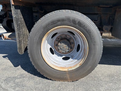 2023 Ford Super Duty F-600 DRW XL