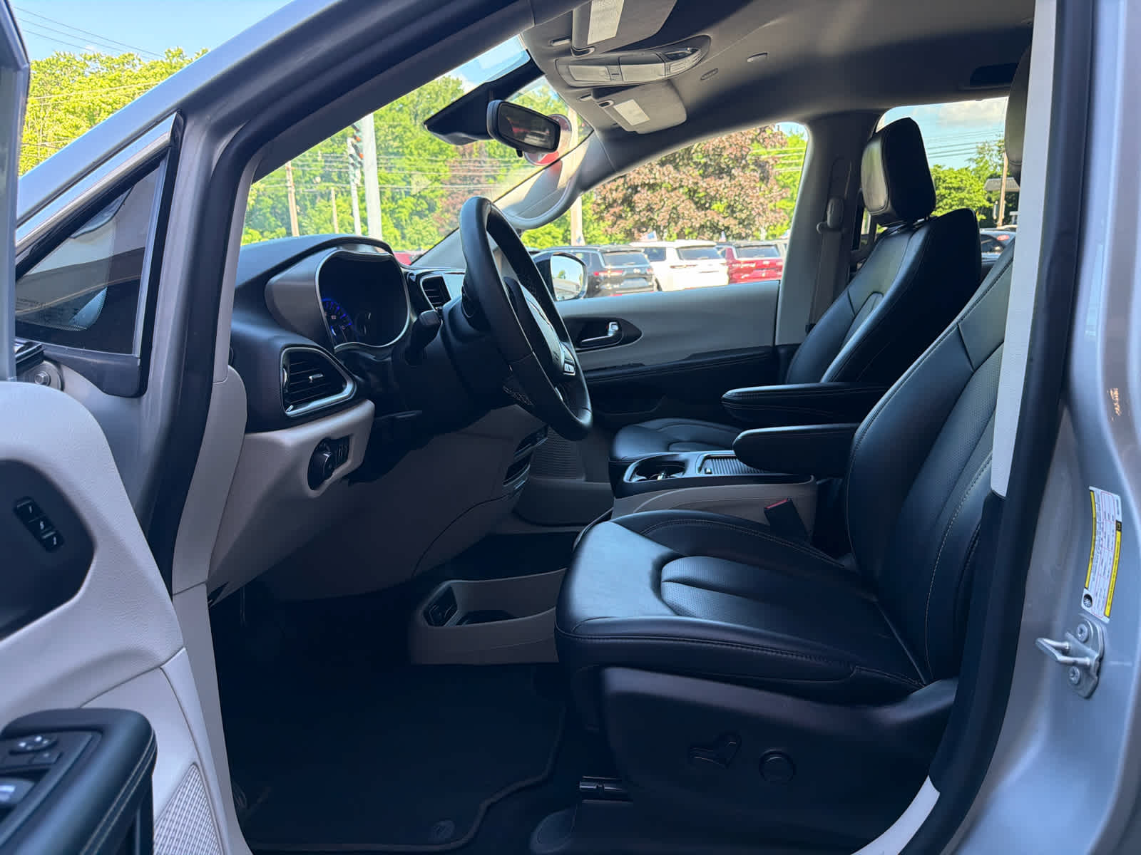 2024 Chrysler Pacifica Touring L