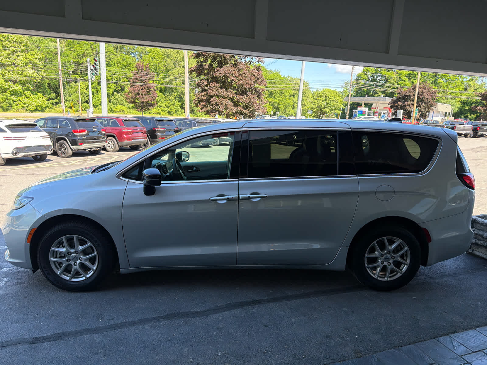 2024 Chrysler Pacifica Touring L