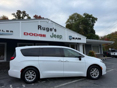 2024 Chrysler Pacifica Touring L