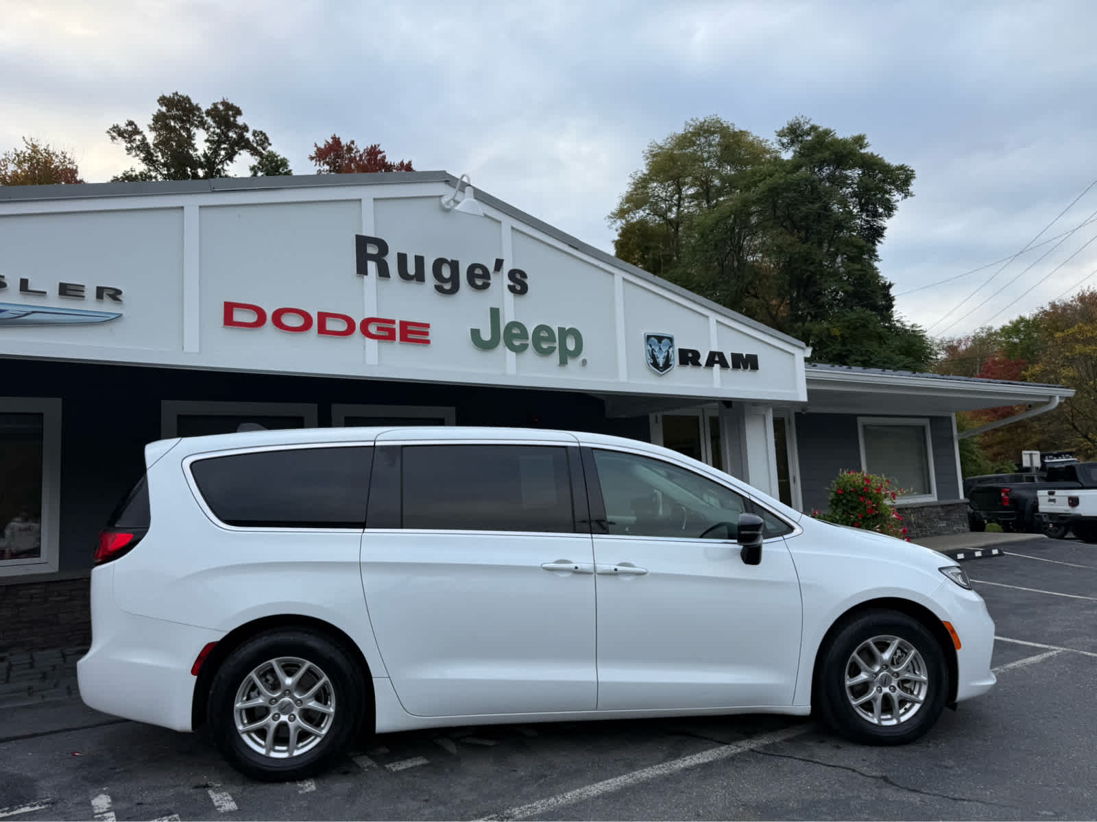 2024 Chrysler Pacifica Touring L