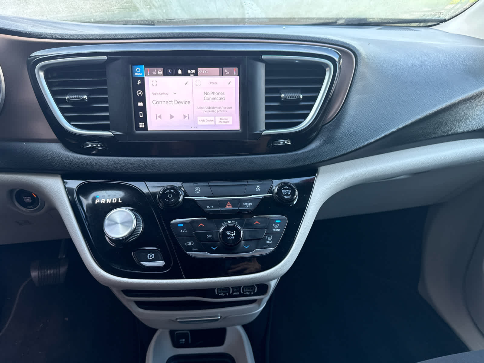 2022 Chrysler Voyager LX