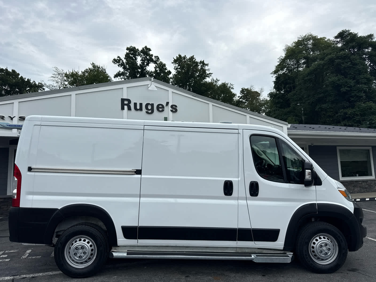 2025 RAM ProMaster Cargo Van Tradesman