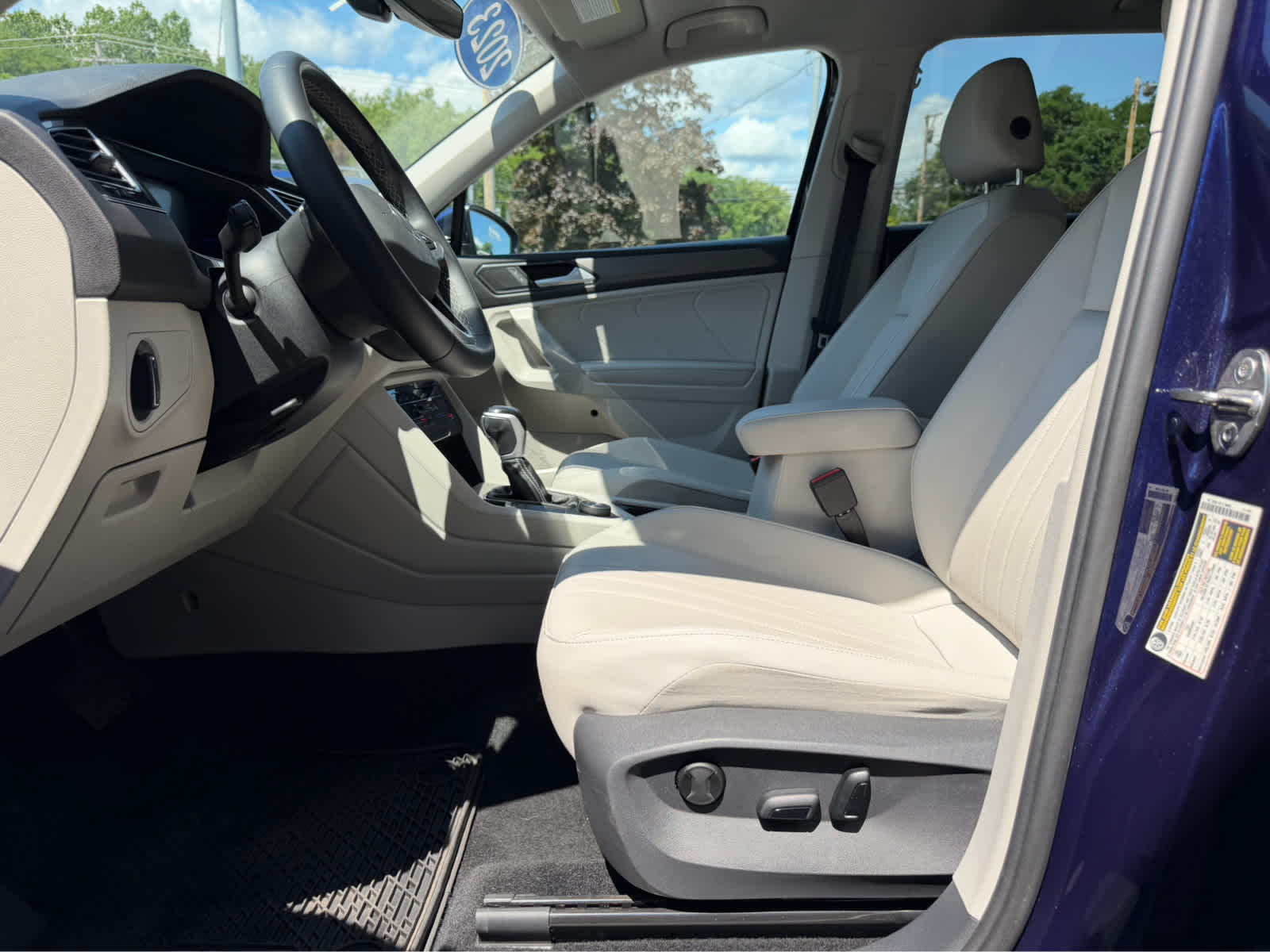 2023 Volkswagen Tiguan SE