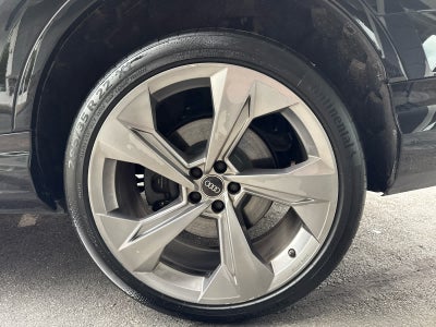 2023 Audi SQ7 Premium Plus