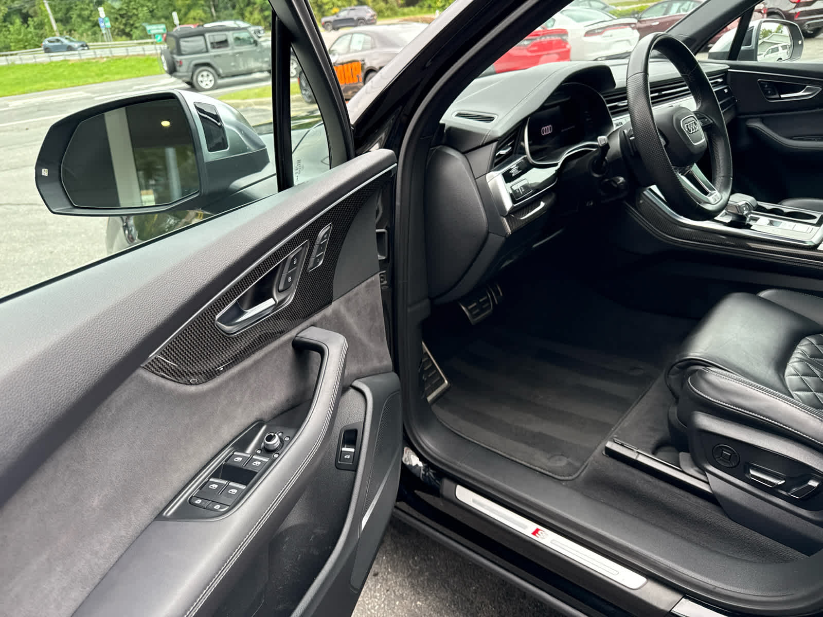 2023 Audi SQ7 Premium Plus