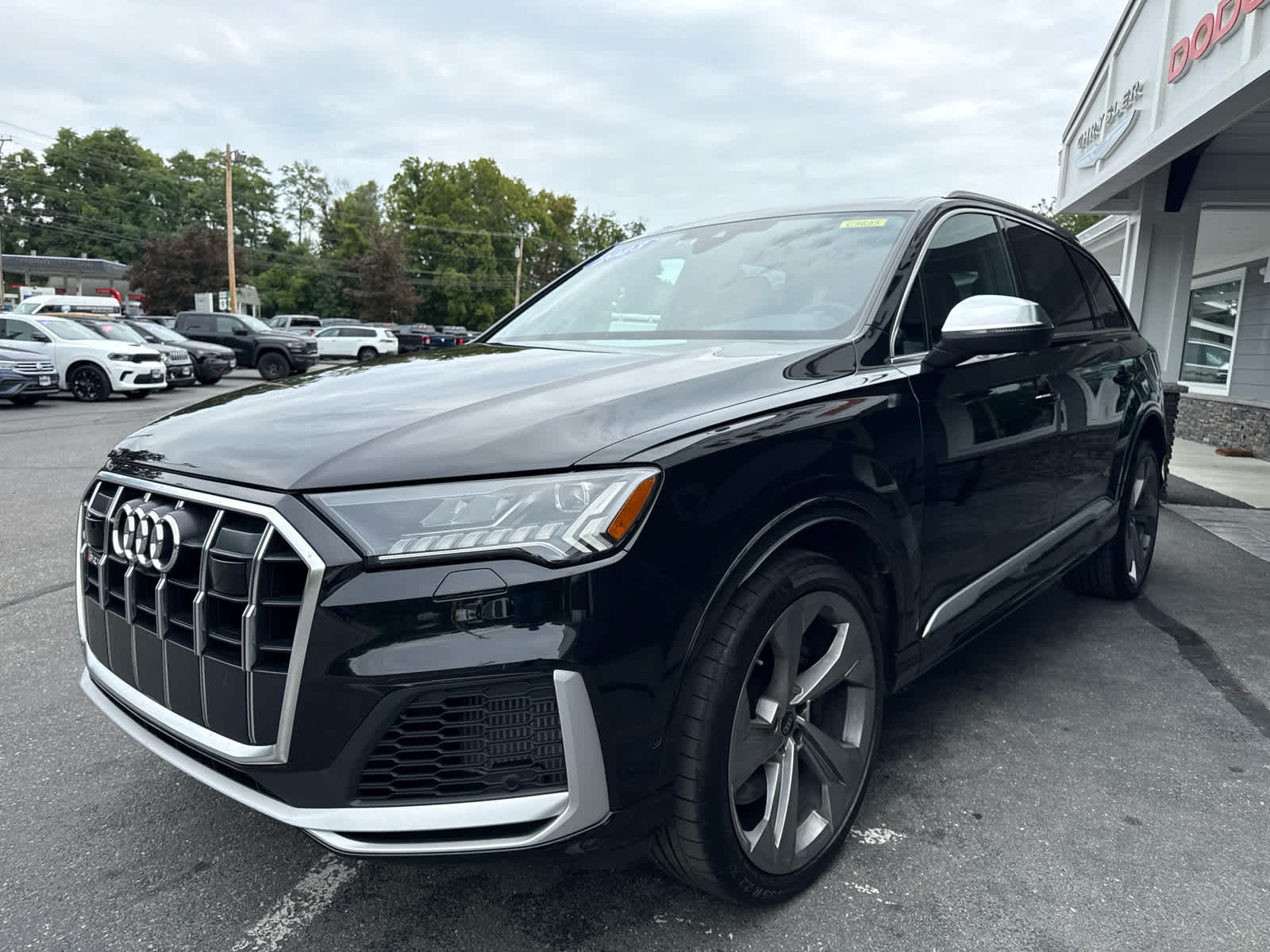 2023 Audi SQ7 Premium Plus