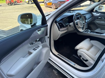 2022 Volvo XC90 Recharge Plug-In Hybrid Inscription
