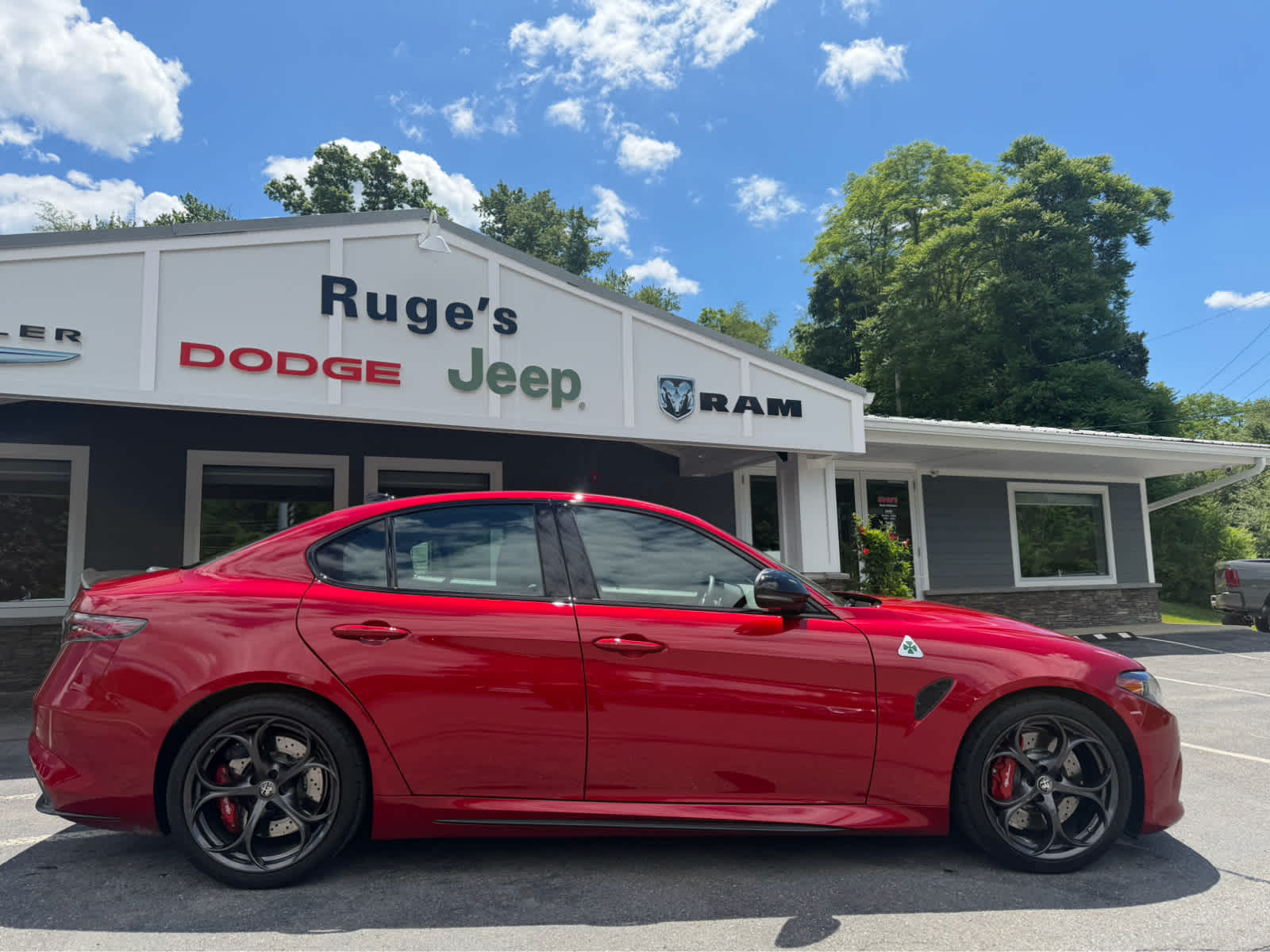 2024 Alfa Romeo Giulia Quadrifoglio